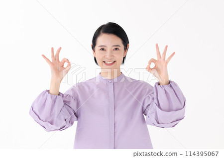 中間女性肖像OK 114395067