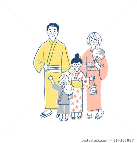 A family of four in yukata 114395997