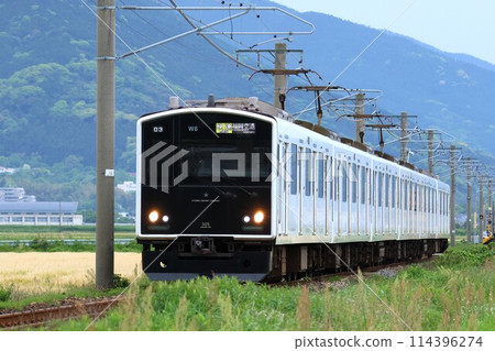 [JR Kyushu] 305 series (Chikuhi Line: Chikuzen Fukae - Ikisan) 114396274