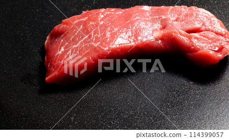 Grilled beef 114399057