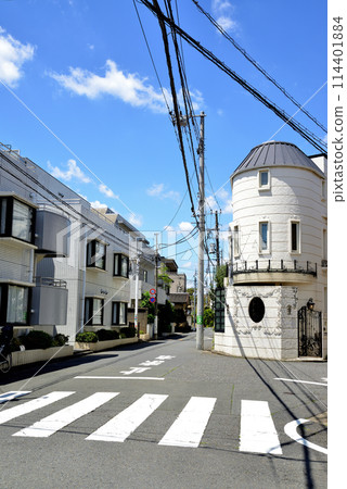 東京代代木上原站周圍安靜的高級住宅區的風景 114401884