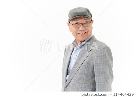 Senior man, sideways, portrait Senior man, sideways, portrait 114404429
