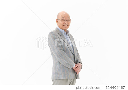 Senior male portrait sideways Senior male portrait sideways 114404467