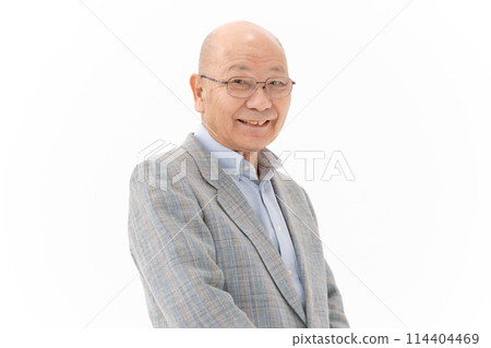 Senior male portrait sideways Senior male portrait sideways 114404469