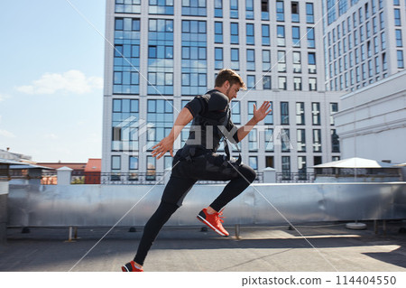 hardworking sportsman trying to break his record hardworking sportsman trying to break his record 114404550