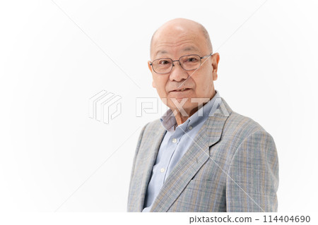 Senior man portrait 114404690