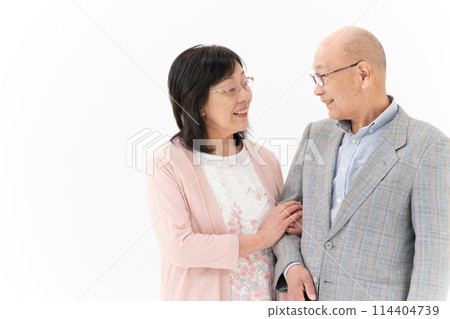 年長夫婦，好朋友，雙手交叉 114404739