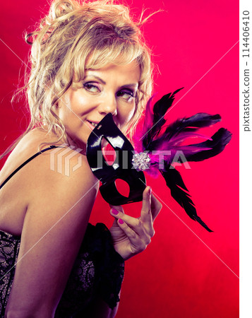 Amazing woman with carnival mask. 114406410