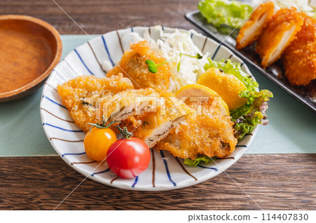 Fried Horse Mackerel with Perilla Leaves 114407830