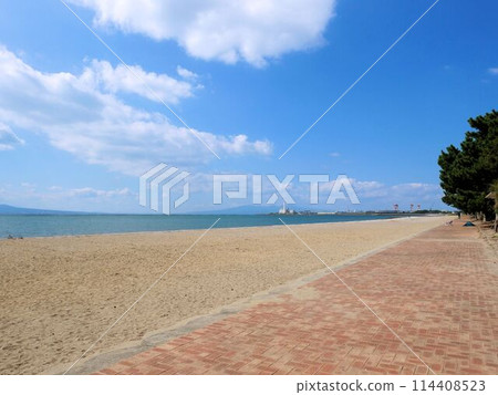 Scenery of Nabematsubara Beach (Tamana City, Kumamoto Prefecture) Scenery of Nabematsubara Beach (Tamana City, Kumamoto Prefecture) 114408523