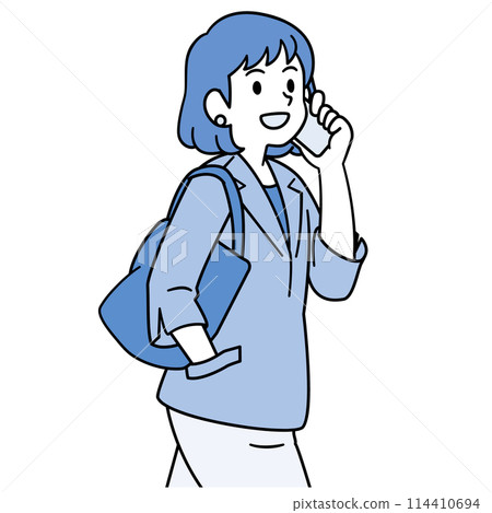 穿著西裝的女人打電話給智慧型手機,藍色 穿著西裝的女人打電話給智慧型手機,藍色 114410694