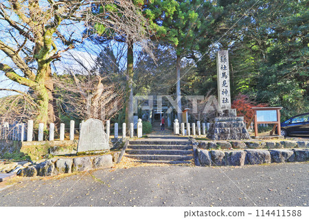 The approach to Kenshamami Shrine, located on a hill in Kama City, Fukuoka Prefecture 114411588
