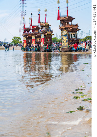 The highlight of the Kamezaki Shiohi Festival is the beach pull-down (Handa City, Aichi Prefecture) 114413441