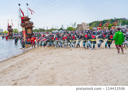 龜崎潮日節最大看點，拉下的海灘（愛知縣半田市） 114413506