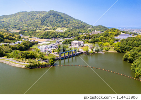 香川縣著名的鱸魚釣魚勝地府中湖 香川縣著名的鱸魚釣魚勝地府中湖 114413906