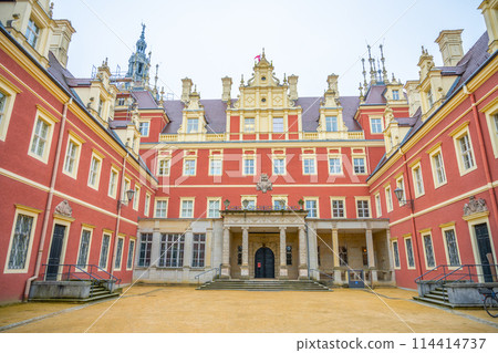 The baroque-style front entrance of the Chateau Bad Muskau in Saxony, showcasing its ornate architecture and grandeur. Germany The baroque-style front entrance of the Chateau Bad Muskau in Saxony, showcasing its ornate architecture and grandeur. Germany 114414737