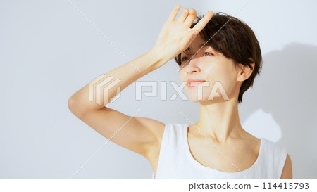 UV care image for women in their 30s 114415793