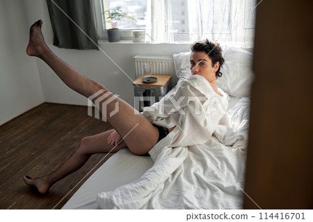 Transgender has fun in the bedroom 114416701