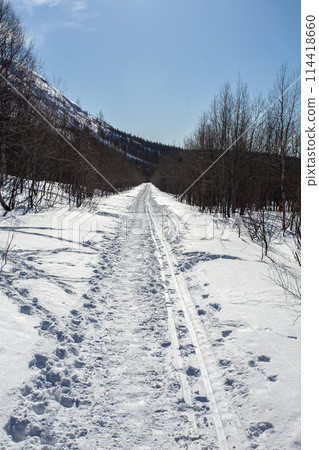 Hibiny, melting snow, spring sun, icicles, roads, Kirovsk 114418660