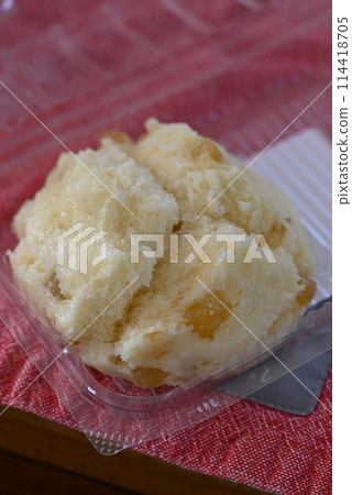 Steamed buns with sweet potatoes 114418705