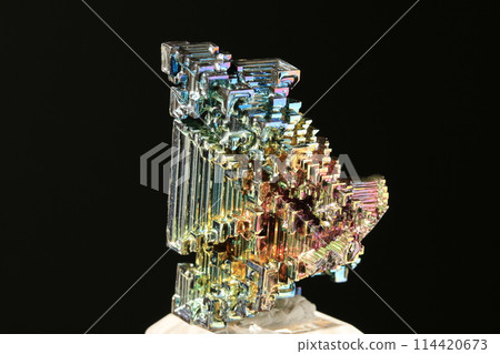 Bismuth artificial crystal Bismuth artificial crystal 114420673