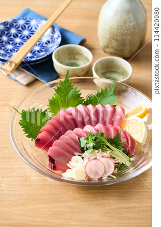 Bonito sashimi 114420980