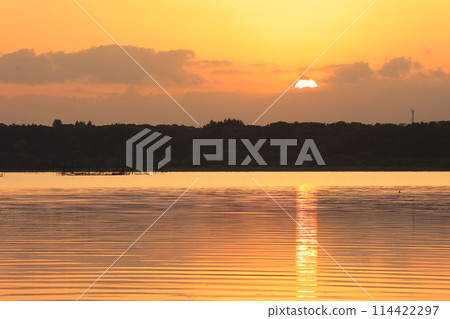 quiet lake at dawn quiet lake at dawn 114422297