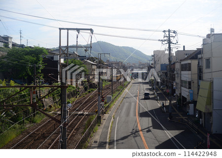 從尾道人行天橋眺望國道2號線和山陽線 114422948