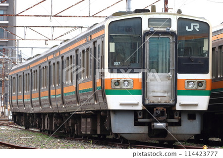 Former JR Central 211 series 5000 train transferred to Sangi Railway Former JR Central 211 series 5000 train transferred to Sangi Railway 114423777