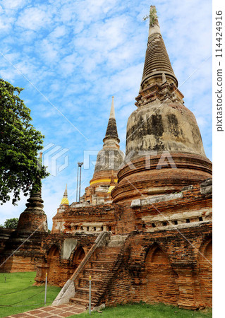 Thai Ayutthaya Wat Yai Chai Monkong 114424916