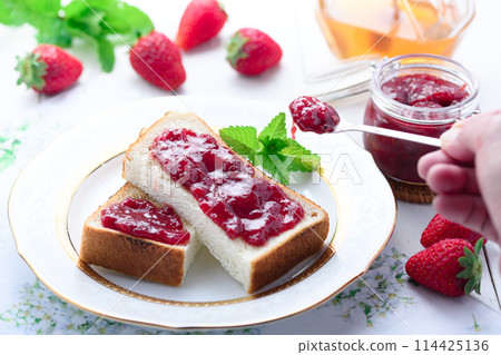 草莓醬吐司 草莓醬吐司 114425136