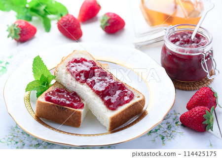 Strawberry jam toast Strawberry jam toast 114425175