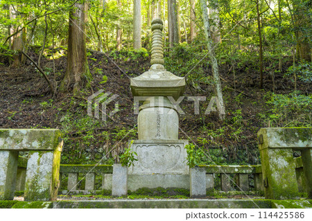 鞍馬寺參道義經紀念塔 114425586