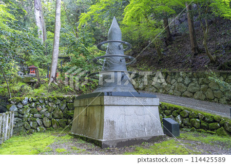 Statue of love, light and power "Life" on the approach to Kurama Temple Statue of love, light and power "Life" on the approach to Kurama Temple 114425589