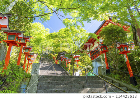 鞍馬寺九十九條參道石階及燈籠 114425618