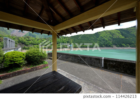 風屋水壩上游湖（奈良縣吉野郡十津川村） 114426213