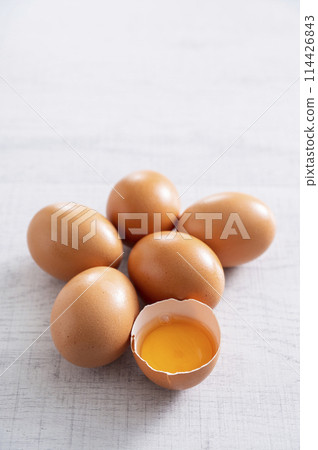 Raw egg  114426843