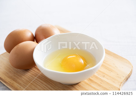 Raw egg  114426925