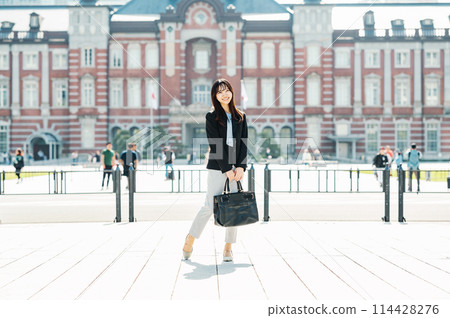 Career woman portrait Career woman portrait 114428276