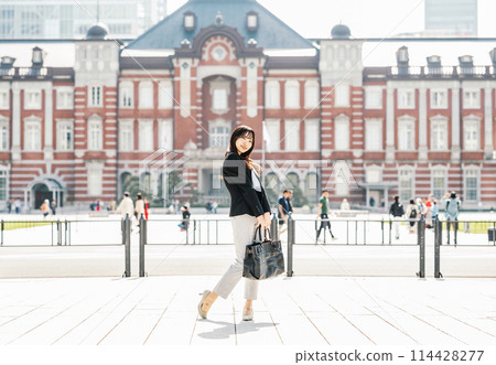 Career woman portrait Career woman portrait 114428277