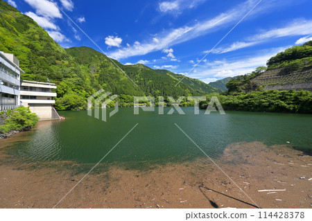 大迫水庫大迫水庫上游(奈良縣吉野郡川上村) 大迫水庫大迫水庫上游(奈良縣吉野郡川上村) 114428378
