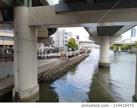 Osaka, the city of water - River scenery 114428473