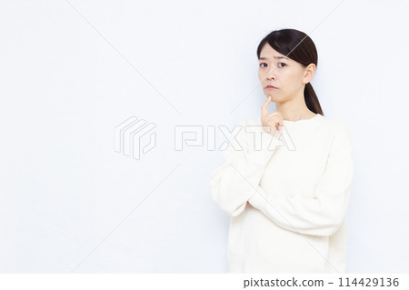 一個非常擔心的女人 114429136