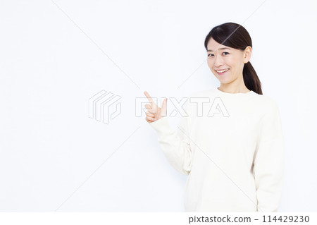 woman pointing finger 114429230