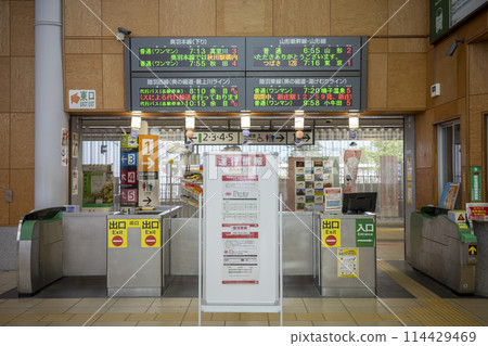 Scenery around Shinjo Station (Shinjo City, Yamagata Prefecture) Scenery around Shinjo Station (Shinjo City, Yamagata Prefecture) 114429469