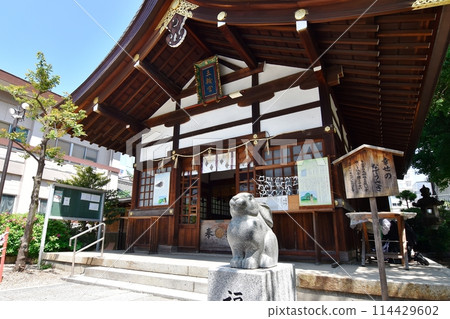 三輪神社副土及參拜殿 三輪神社副土及參拜殿 114429602