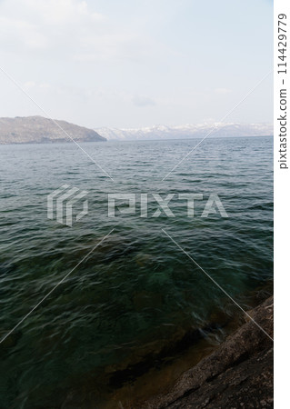 春天的十和田湖(子口附近) 春天的十和田湖(子口附近) 114429779