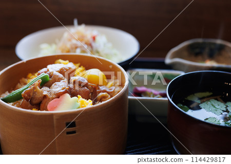 雞肉飯（秋田縣大館站） 114429817