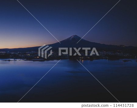 Early morning Mt. Fuji _ Snow-capped _ Lake Kawaguchi _ Drone aerial photography Early morning Mt. Fuji _ Snow-capped _ Lake Kawaguchi _ Drone aerial photography 114431728