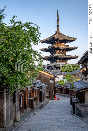 清晨的京都祗園八坂塔 清晨的京都祗園八坂塔 114432026